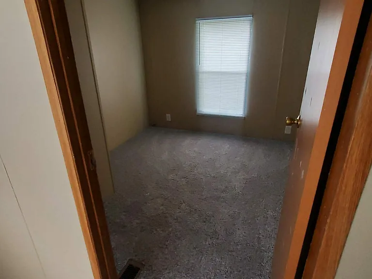 1007 Barberry Ct — Photo 7