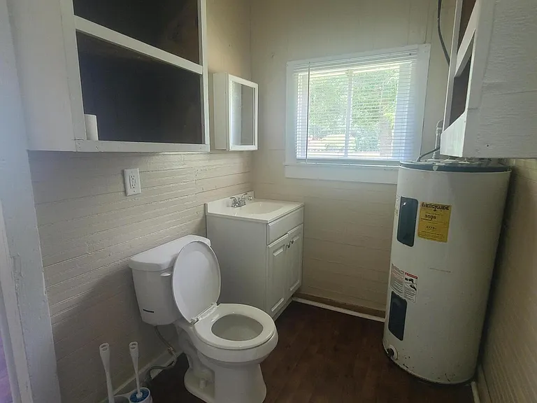 1032 N Railroad Ave — Photo 14