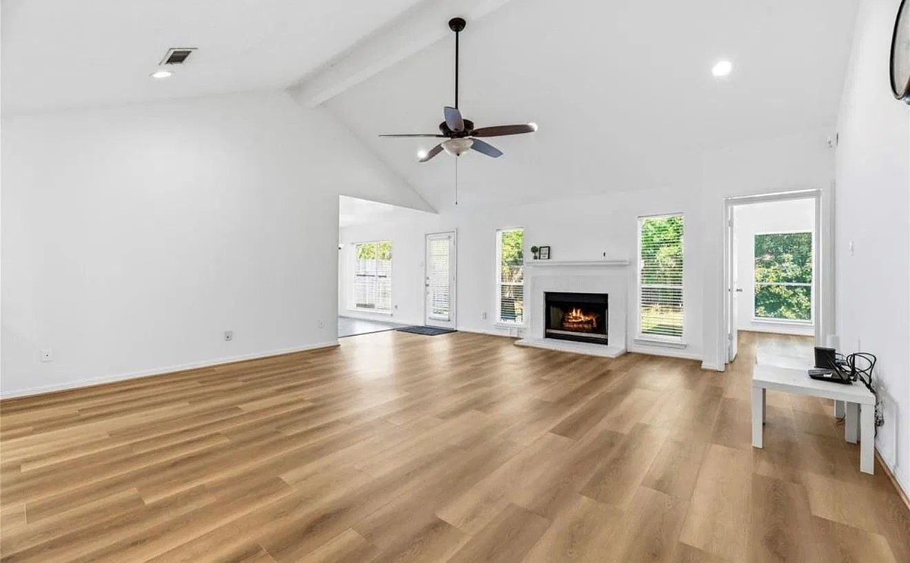 4 bed, 4.0 bath, 1988 sqft, $2,500 — Photo 4
