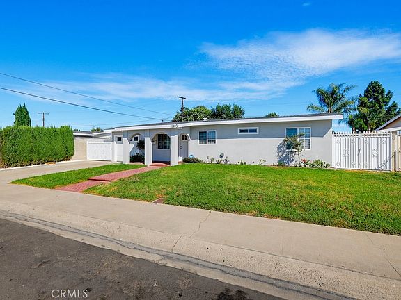 3rd image of 1403 E Florida Pl