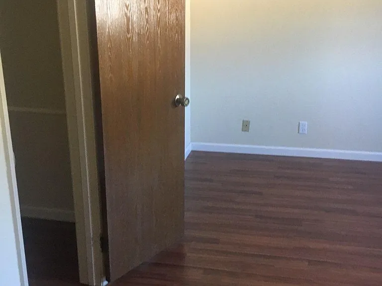 468 E Verdugo Ave — Photo 13