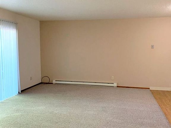 2nd image of 1701 E Reserve St APT 18