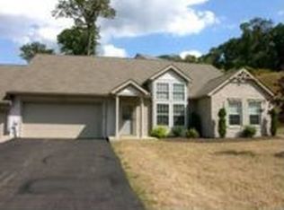 303 Cambridge Dr, Gibsonia, PA 15044