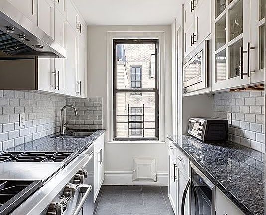 5th image of 221 W 82nd St #G15