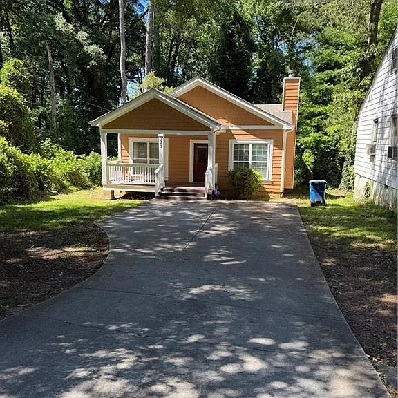 1903 Chattahoochee Pl — Photo 1