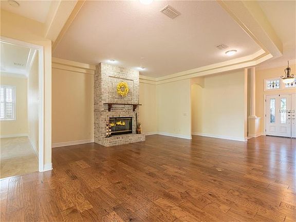 4th image of 501 Royal Wood Ct