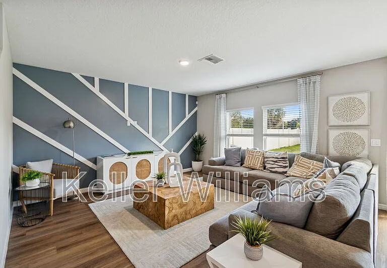 601 Ambleside Dr — Photo 3