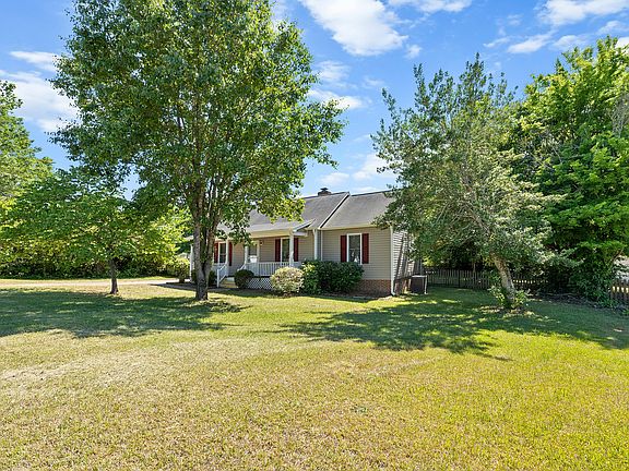 2nd image of 1016 Fairlong Rd