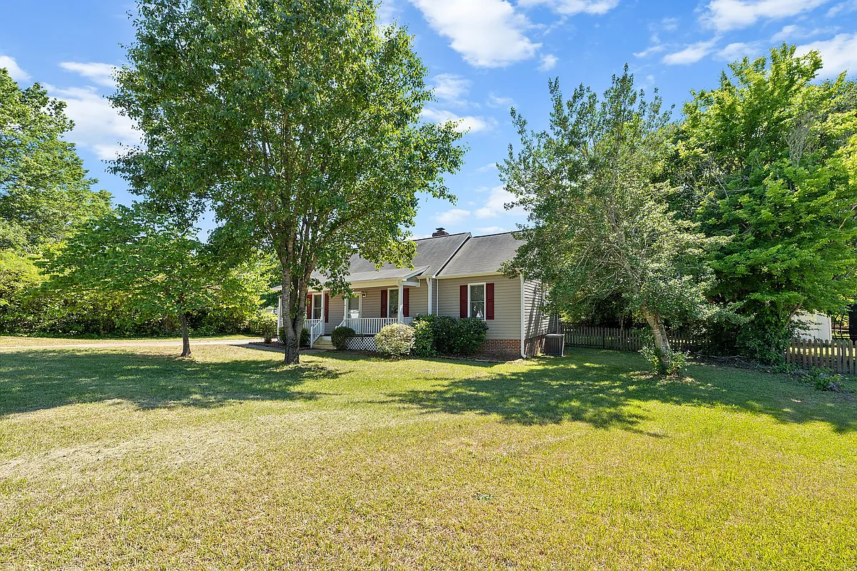 Building Photo - 1016 Fairlong Rd