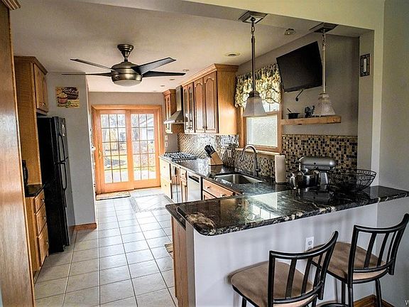 5th image of 22 Mullen St