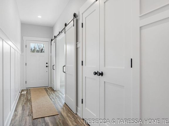 4th image of 415 Sabine Dr #27