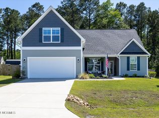 305 McKenzie Pl, Sneads Ferry, NC 28460