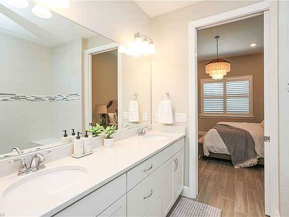 4th image of 9716 Everglades Dr