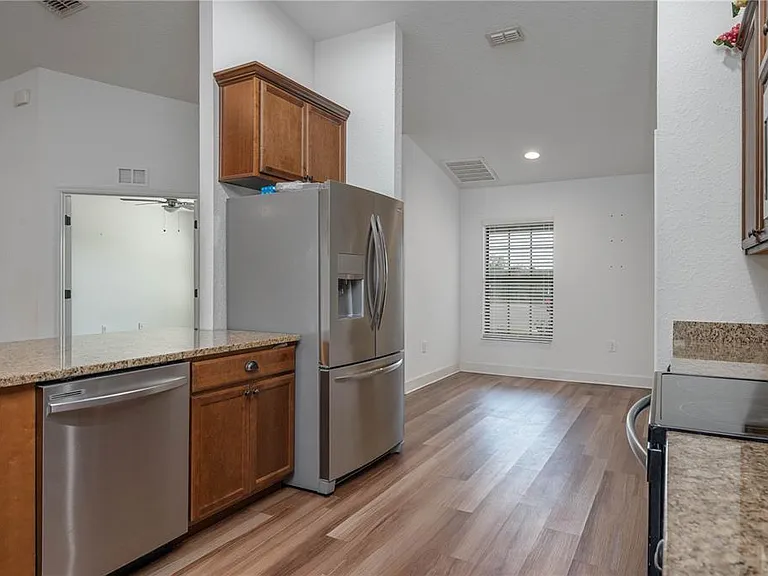 343 Dinner Lake Ct — Photo 6