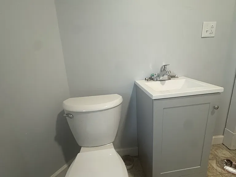 397-399 Laurel Hill Ave #2 — Photo 7