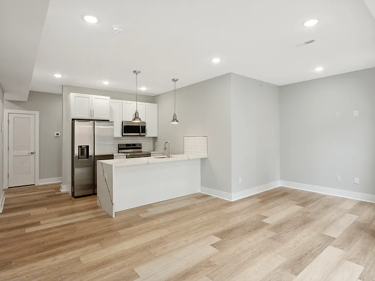 2127 E Norris St #4 — Photo 1