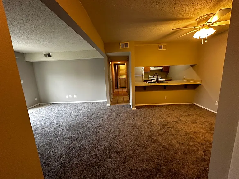 Coventry Court West Apartments — Photo 42