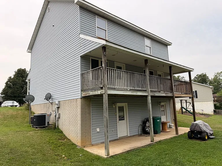 116 T Bird Ln #B — Photo 3