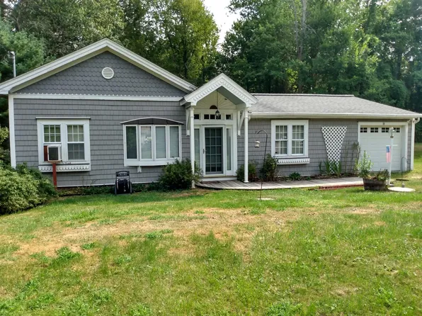 39 Sherry Ln, New Milford, CT 06776