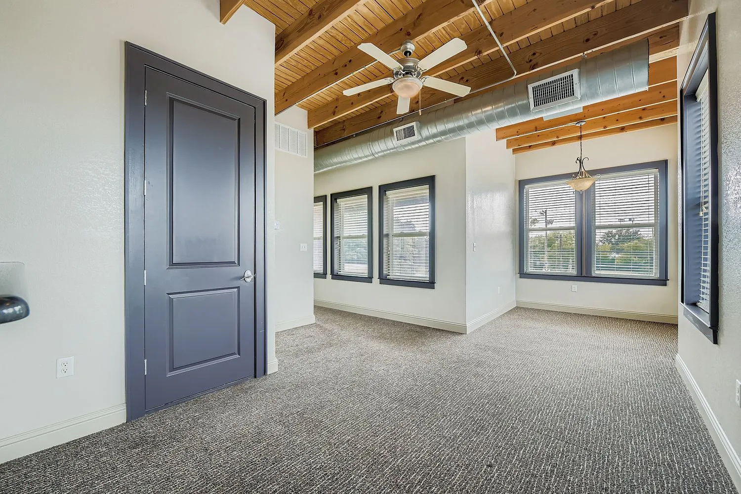 1 bed, 755 sqft, $1,200 — Photo 2