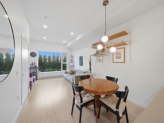 3rd image of 2345 Rindall Ave #104