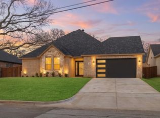 707 Ross Trl, Arlington, TX 76012