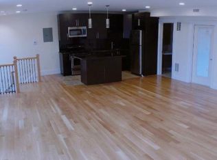 1624 Beacon St #3, Brookline, MA 02446