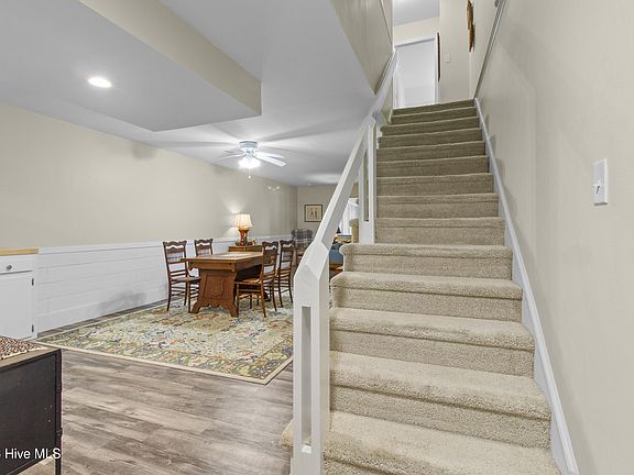 2nd image of 101 Quarterdeck