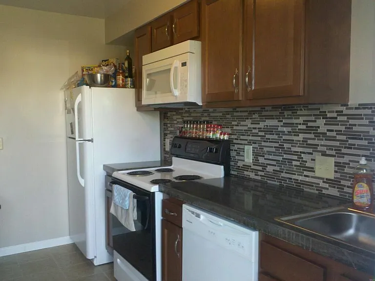1518 Kenny Rd #11 — Photo 2