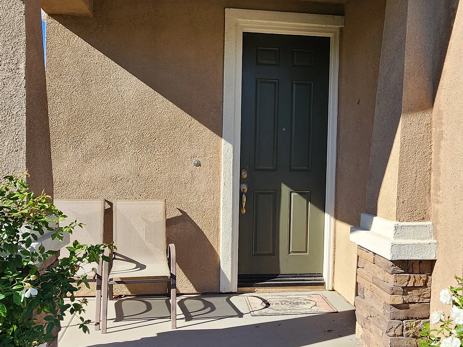 3 bed, 2.5 bath, 1819 sqft, $3,500 — Photo 3