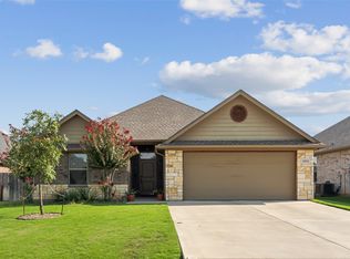 3203 Windcrest Dr, Granbury, TX 76049