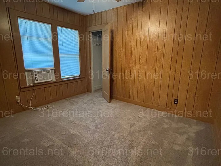 1012 W Ash Ave — Photo 8