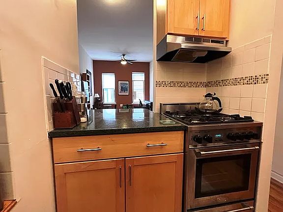3rd image of 105 E 97th St APT 14