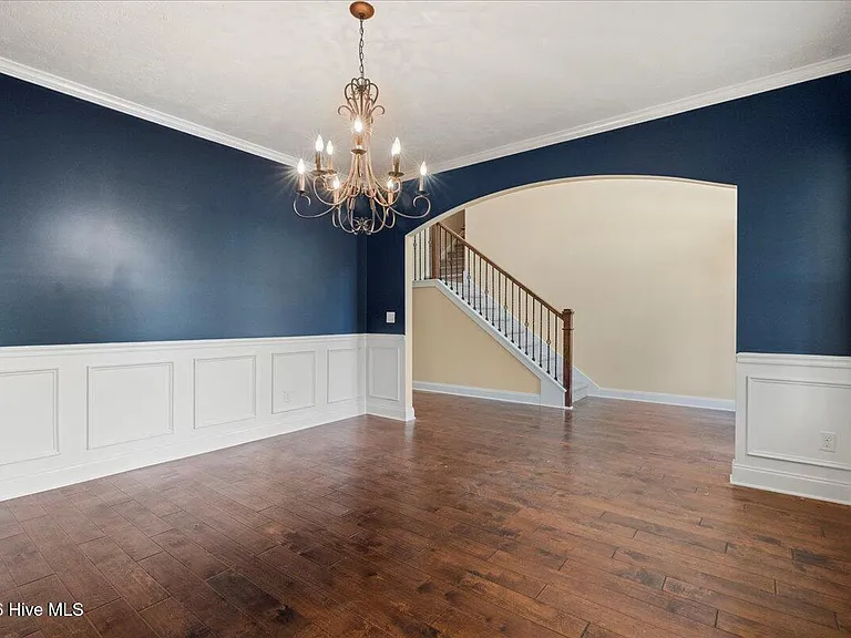 712 Coventry Ave — Photo 3