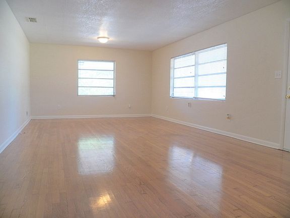 2nd image of 724 Louise Dr