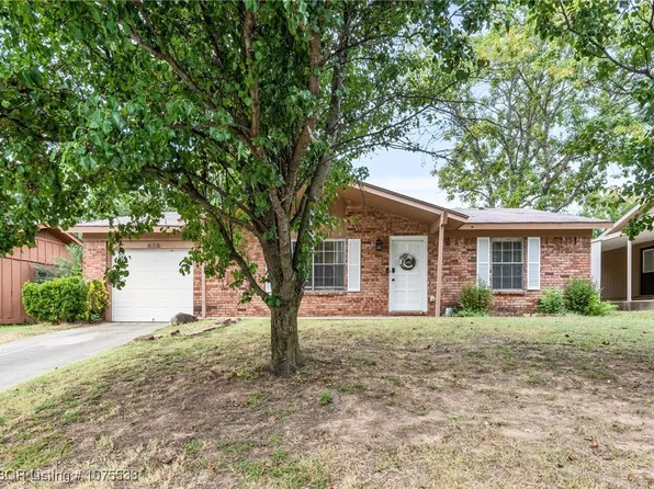 608 K St, Barling, AR 72923