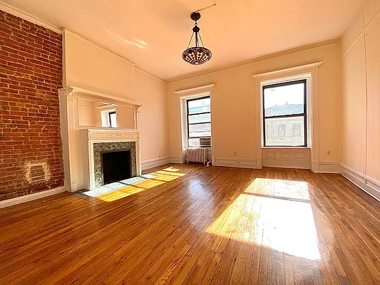 Rented by Oxford Property Group | media 7