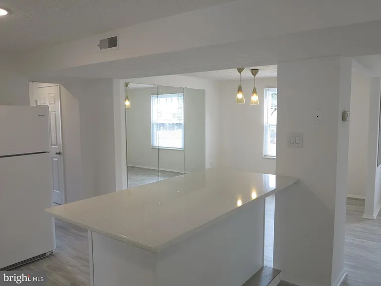 8406 Woodford Ct — Photo 11