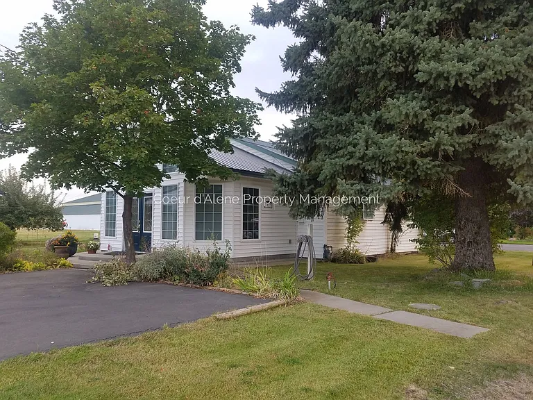 1827 E 12th Ave — Photo 2