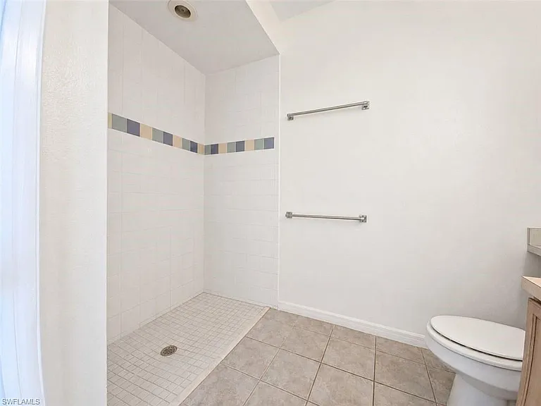 4426 Saint Georges Ct — Photo 14