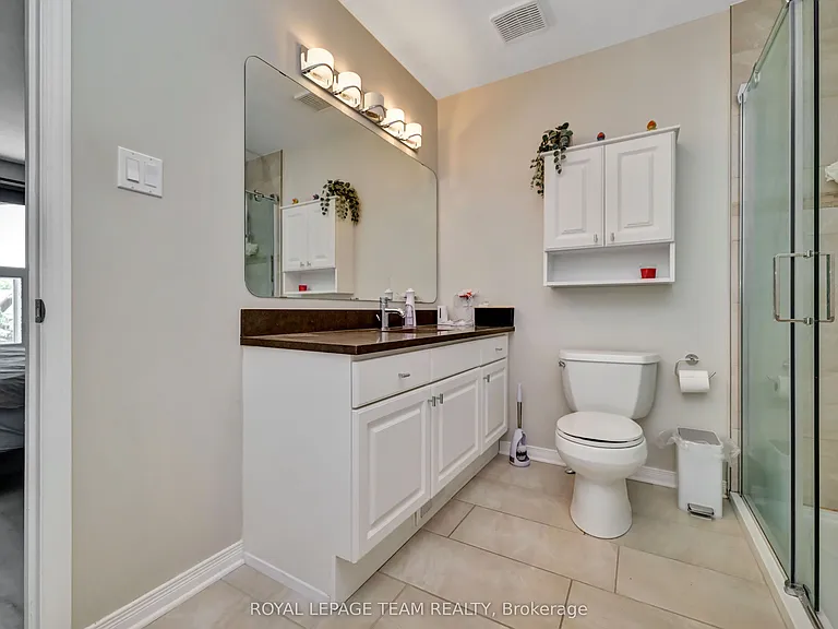 53 Thornbury Cres — Photo 23