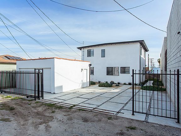 4th image of 9009 S Normandie Ave