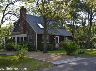 111 Hudson Ave, Oak Bluffs, MA 02557