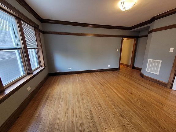 4th image of 1460 W Warner Ave #3