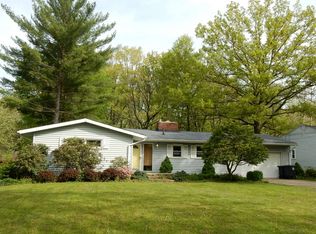 524 Fairhill Dr, Akron, OH 44313