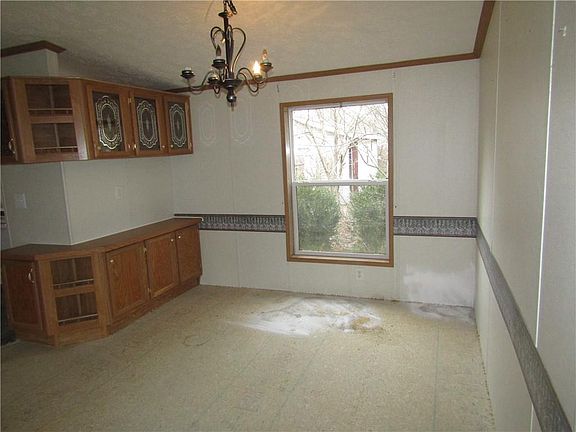 3rd image of 812 Central Ave