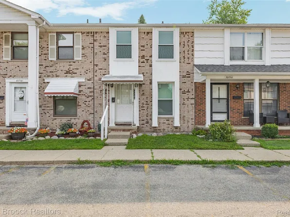 39754 Manor Dr, Harrison Township, MI 48045