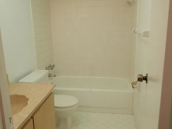 2820 SOMERSET #206O, Lauderdale Lakes, FL 33311