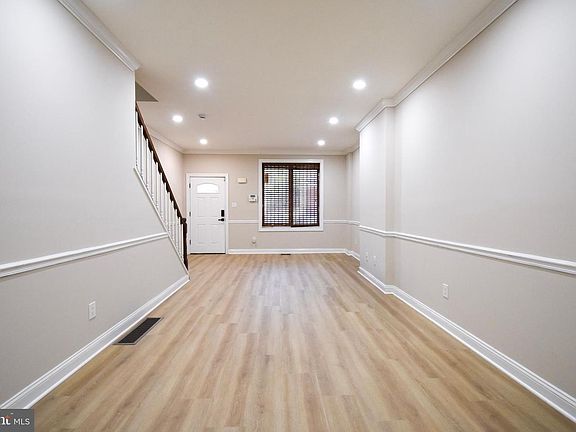 3rd image of 5334 Lena St