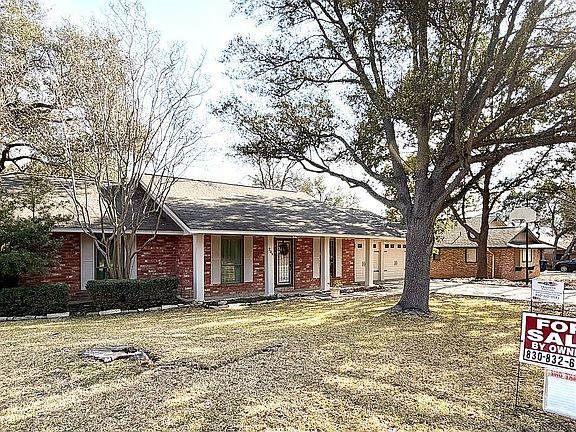 3rd image of 209 Briarwood Dr